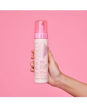 Sunkissed Professional Self Tan Mousse 200ml - Medium -  Vitamin Blend Complex B5, C, E - 24HR Hydration - 95% Natural Formula - Vegan